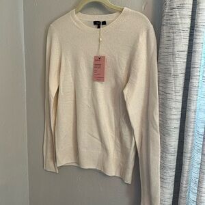 Quince ivory woman’s cashmere crew neck sweater. Size S